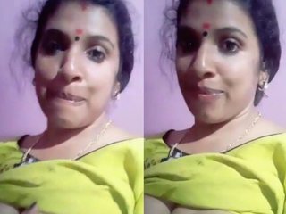 Indian bhabi flaunts her big boobs in sexy lingerie