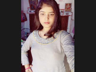 Hot Indian babe flaunts her boobs and pussy in New Year special video