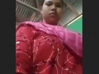 Desi bhabhi's milky show in a village with limited access