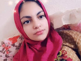 Desi girl in hijab's leaked videos show her beauty