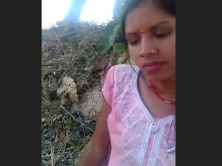 Country girl's adventure with her lover ends in a steamy video
