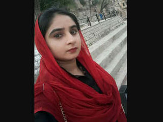 Pakistani Lahori Muslim girl from Chuckla family gets naughty