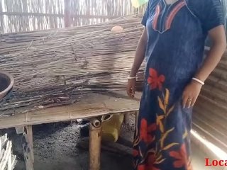Bengali mom enjoys outdoor sex in the village