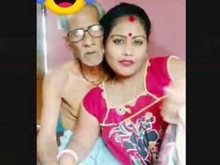 Desi bhabhi's hilarious TikTok moment with an old man