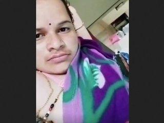 Desi bhabhi's seductive performance in a video