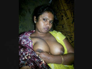 Watch a hot Indian bhabhi in musturbation and fucking video