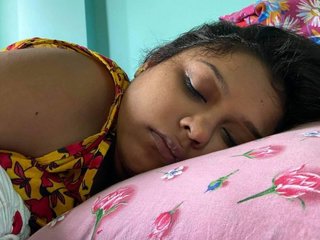 Fatty wife from Bengal shows off her body and gives a blowjob on camera